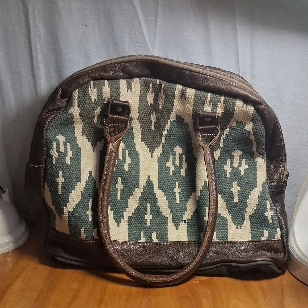 Myra Bag Shoulder Bag